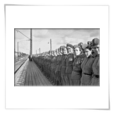 Девушки-снайперы перед отправкой на фронт. 1943 г.
